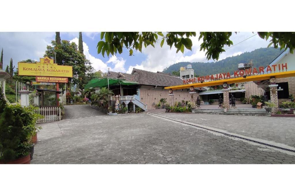 Komajaya Komaratih Hotel Tawangmangu Exterior photo